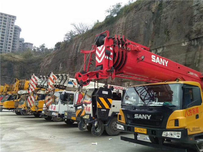 青岛市吊车出租按什么计费？台班费、单次费、里程费怎么算？